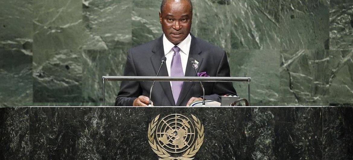 Foreign Minister Samura Kamara of Sierra Leone addresses the General Assembly.