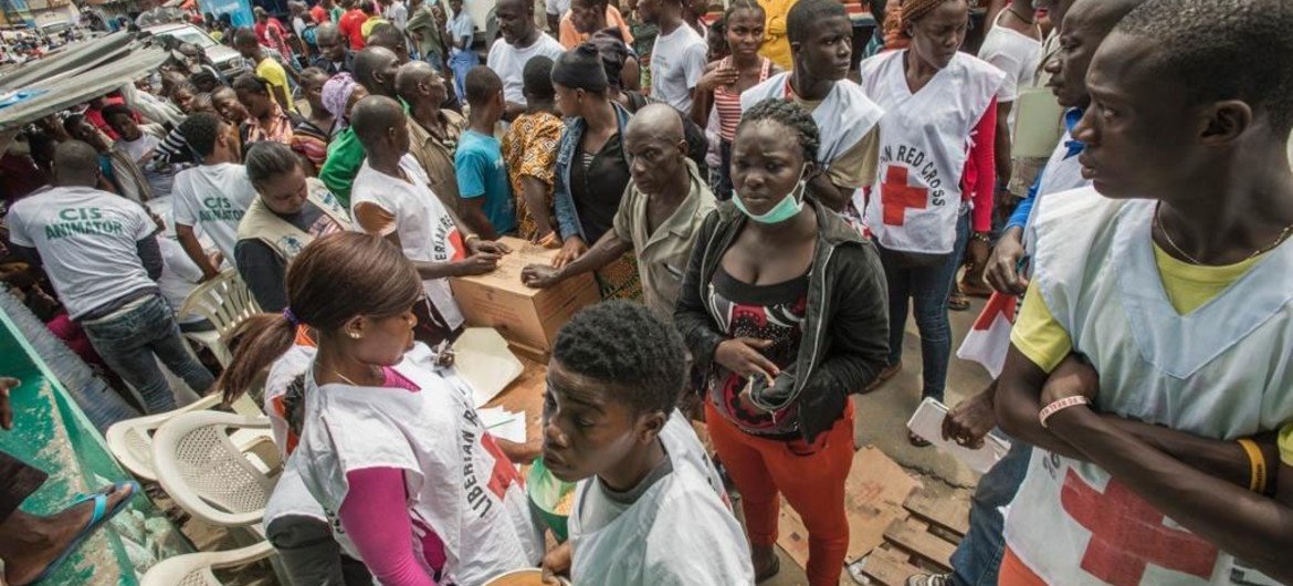 Un centre de distribution du PAM dans un quartier de Monrovia, au Libéria. Photo PAM/Rein Skullerud