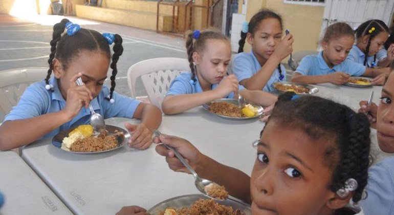 Cuatro de cada diez niños con desnutrición no terminan la escuela primaria 