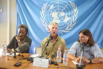 Head of the UN Mission for Ebola Emergency Response (UNMEER) Anthony Banbury (centre) speaks to reporters in Monrovia, Liberia.