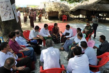 Together with Rakhine State Chief Minister U Maung Maung Ohn, UNDP Assistant Administrator and Director for the Regional Bureau for Asia and the Pacific Haoliang Xu, OCHA Director of Operations John Ging and team meet with Rakhine elders in Sittwe's Ohm Re Paw Village in September 2014.