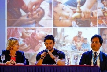 UNICEF Regional Goodwill Ambassador Aamir Khan (centre) is flanked by UNICEF Regional Director Karin Hulshof (left) and UNICEF Nepal Representative Tomoo Hozumi.