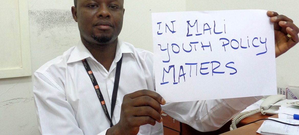 Young Malian man spotlights need to enhance policies for youth as part of campaign ahead of United Nations-backed Youth Policy Forum in Baku, Azerbaijan, 28-30 October.