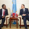 Michael Chilufya Sata y Ban Ki-moon en Addis Abeba. Foto de archivo: ONU/Eskinder Debebe