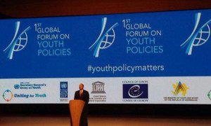 President Illam Aliyev of Azerbaijan addresses the Global Forum on Youth Policy.