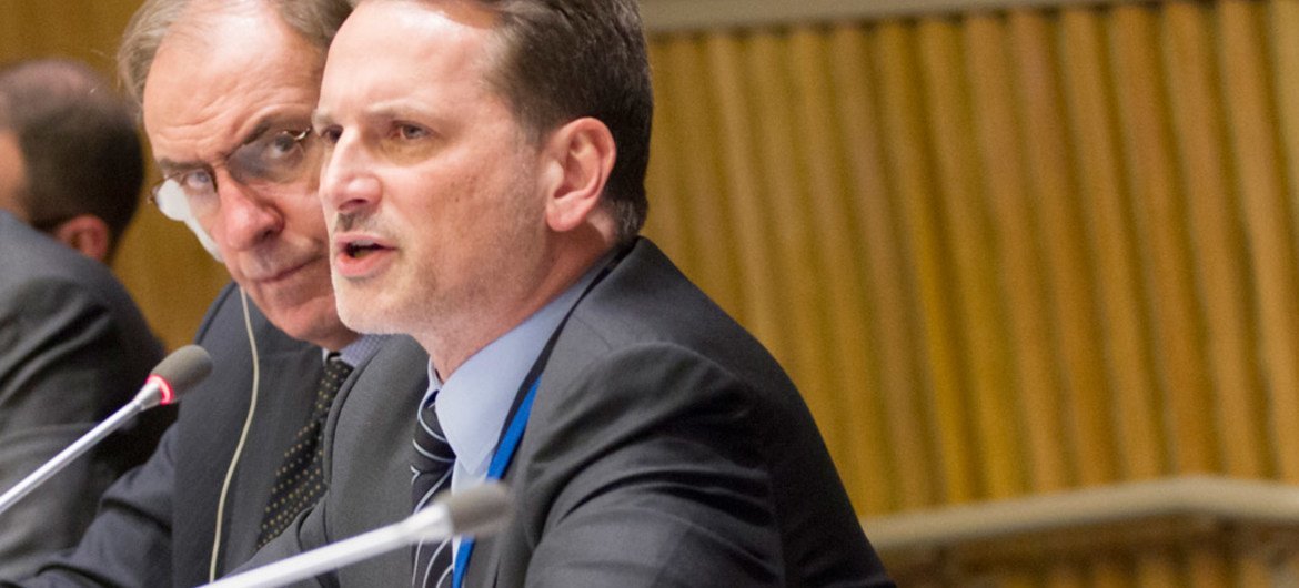 Commissioner-General of the UN Relief and Works Agency for Palestine Refugees in the Near East (UNRWA), Pierre Krähenbühl (right), briefs the General Assembly’s Fourth Committee on 4 November 2014.