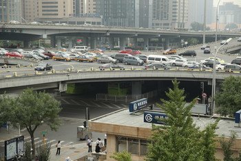 Embouteillages à Beijing. La Banque mondiale travaille avec plusieurs grandes villes chinoises pour réduire ces embouteillages et les émissions de gaz à effet de serre. Photo : Banque mondiale/Wu Zhiyi