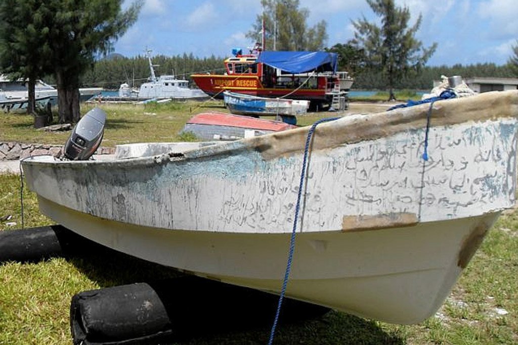 Для нападения на торговые суда сомалийские пираты используют легкие моторные лодки