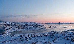 La fonte des calottes glaciaires au Groenland s'accélère. Photo : ONU/Mark Garten