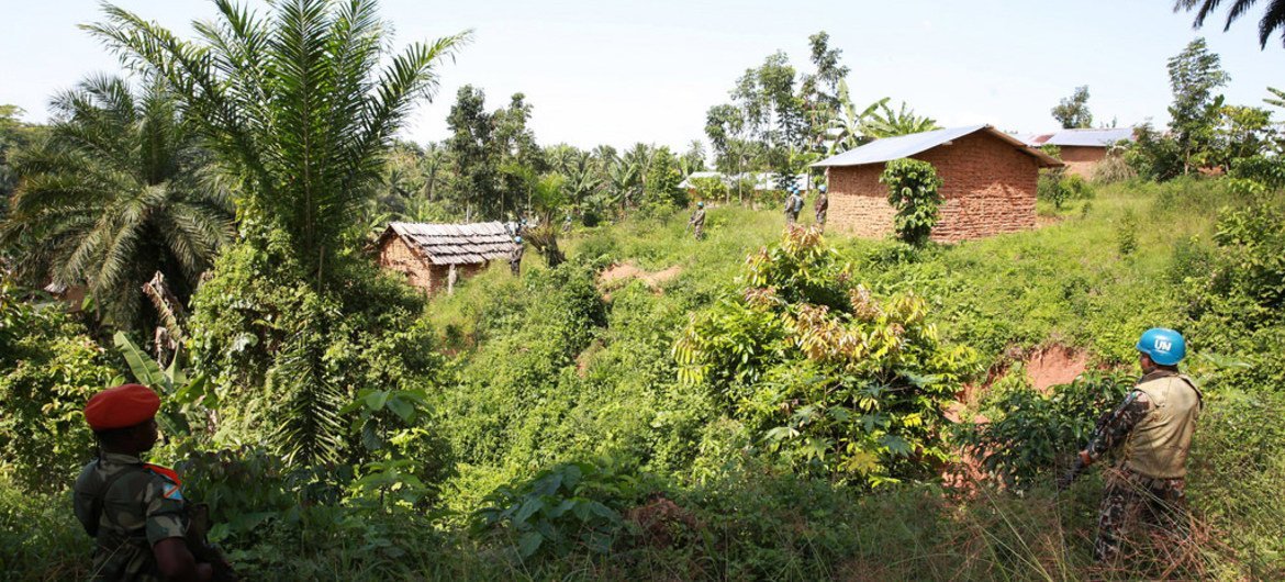 Le 5 décembre 2014, une opération conjointe de sécurité conduite par la MONUSCO et les troupes des FARDC dans la localité d'Eringeti, suite à de récents massacres sur le territoire de Beni, Nord-Kivu, République démocratique duCongo (RDC). ARCHIVES.  Photo MONUSCO/Abel Kavanagh
