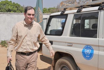 UN Office for the Coordination of Humanitarian Affairs (OCHA) Director of Operations John Ging in Ndélé, Central African Republic (CAR).