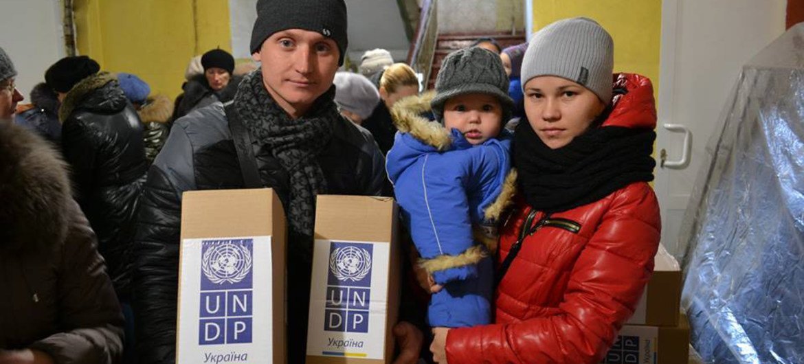 Le PNUD fournit une assitance aux personnes déplacées à Sievierodonetsk, une ville du sud-est de l'Ukraine. Photo : PNUD en Ukraine