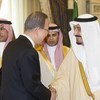 Le Secrétaire général de l'ONU, Ban Ki-moon (au centre), se réunit à Riyad avec le Roi Salmane ben Abdelaziz al-Saoud (à droite). Février 2015.