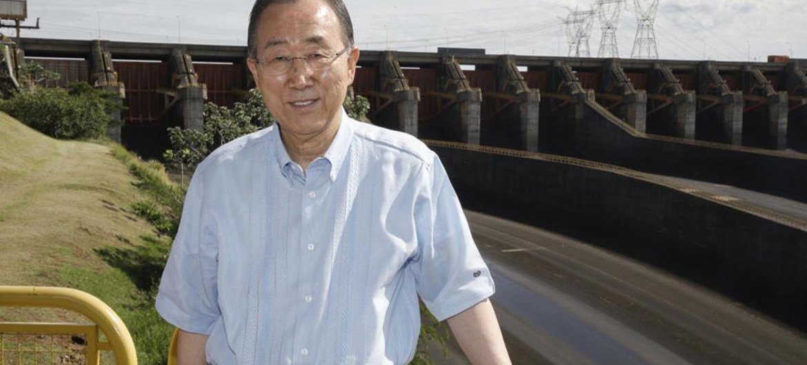 Secretary-General Ban Ki-moon at the Itaipu Hydroelectric Dam, the largest operational hydroelectric energy producer in the world, located on the border of Brazil and Paraguay.