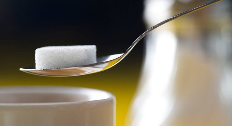 O aspartame pode ser encontrado em algumas pastilhas e sobremesas sem açúcar e com baixa calorias