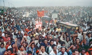 Mourners at a funeral ceremony in Cape Province for those who were killed by the South African police at Langa Township in Uitenhage (1985).