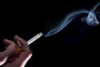 Никотиновая зависимость особенно сильна у тех, кто пристрастился к курению в молодости