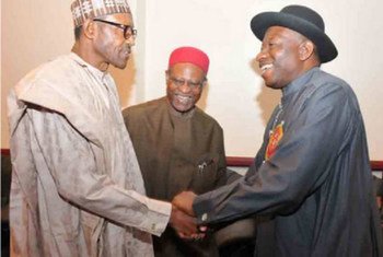 Le Président sortant Goodluck Jonathan (à droite) et le général à la retraite Muhammadu Buhari, les deux principaux candidats à l'élection présidentielle de 2015 au Nigéria. Photo PNUD Nigéria