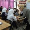 المنسقة الخاصة للبنان سيغريد كاغ   تزور مدرسة في مخيم اللاجئين الفلسطينيين في عين الحلوة في جنوب لبنان. المصدر: الأمم المتحدة