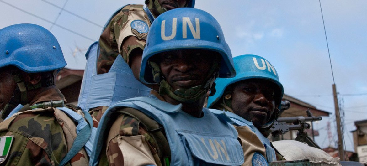 Des casques bleus de la Mission des Nations Unies au Libéria (MINUL).