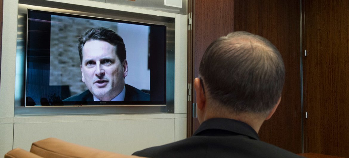 UNRWA Commissioner-General Pierre Krähenbühl (on screen),  briefs Secretary-General Ban Ki-moon, via video conference, on the desperate situation of Palestinians in the Yarmouk refugee camp in Damascus, Syria.