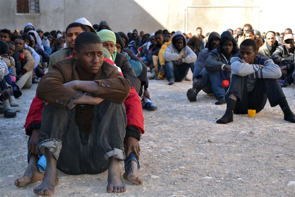 Les jeunes en détention sont souvent détenus dans des espaces confinés. Un centre de détention à Zawiya, en Libye (avril 2015).