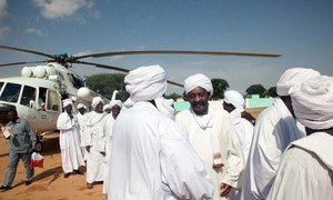 In August 2013, UNAMID provided logistical support by transporting representatives of Rezeigat and Ma’alia tribes to Al Tawisha, North Darfur, to participate in the signing of an agreement to cease hostilities in East Darfur.