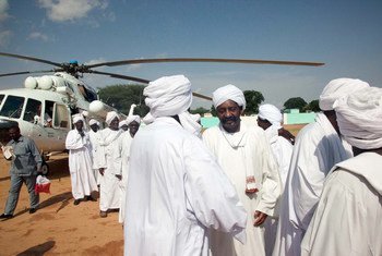 In August 2013, UNAMID provided logistical support by transporting representatives of Rezeigat and Ma’alia tribes to Al Tawisha, North Darfur, to participate in the signing of an agreement to cease hostilities in East Darfur.