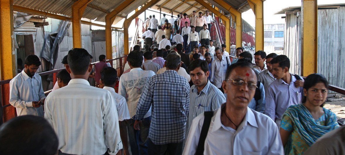 印度一个火车站场景。世界银行/Simone D. McCourtie