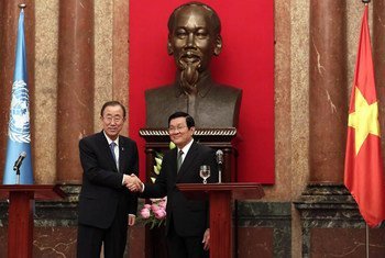 Ban Ki-moon y Truong Tan Sang en Hanoi. Foto: ONU/Evan Schneider