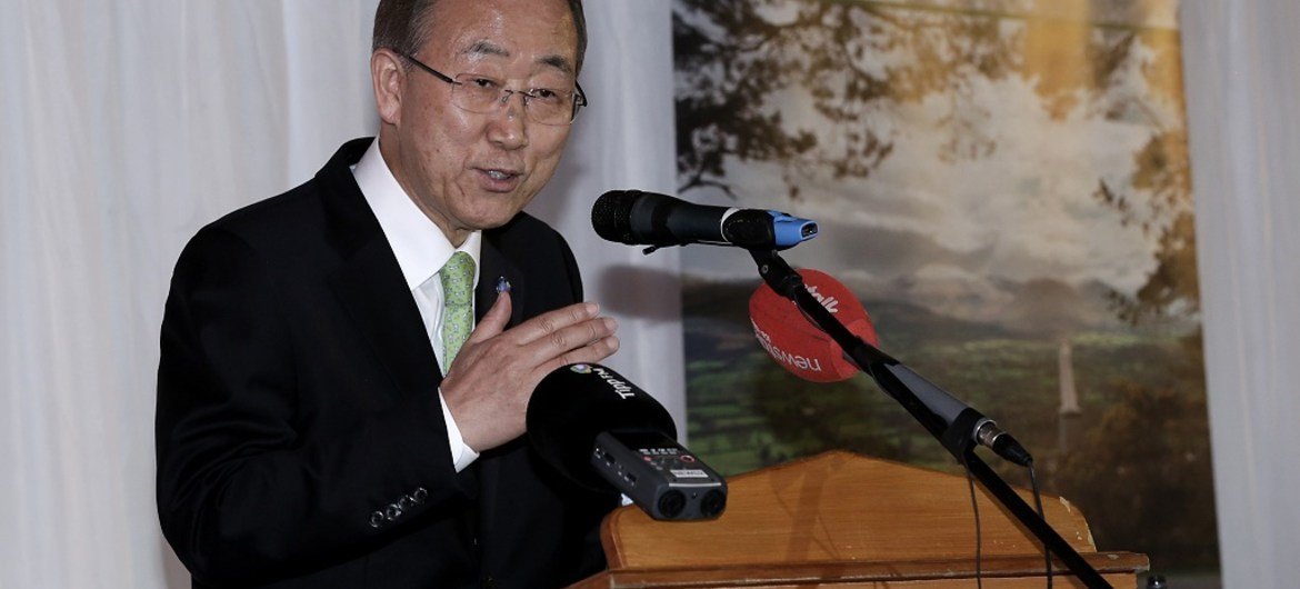 Ban Ki-moon en Irlanda. Foto: ONU/Evan Schneider