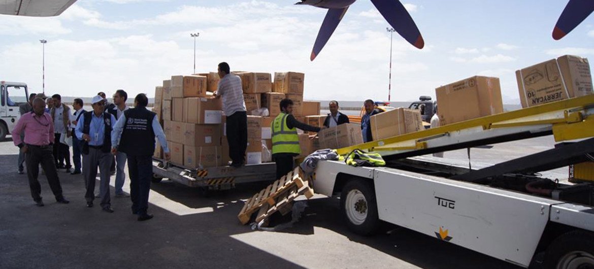 La OMS distribuyó suministros médicos en Yemen. Foto: OMS/Khaled Duaed