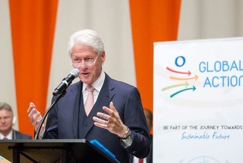 L'ancien Président des Etats-Unis Bill Clinton, fondateur de la Clinton Fondation, s'exprime lors du Forum des partenariats du Conseil économique et social des Nations Unies. Photo : ONU / Rick Bajornas