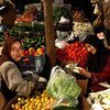 地中海地区繁荣的蔬菜水果市场。
