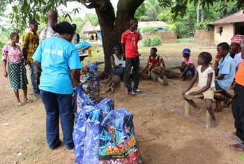 Since the Ebola outbreak in Sierra Leone, UNICEF and partners have been working to deliver essential food and non-food items to quarantined families across the country.