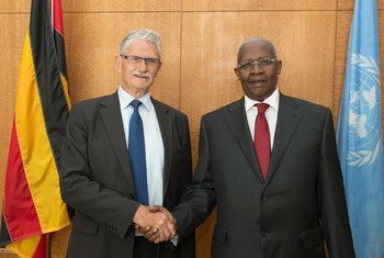 Sam Kutesa (right), President of the 69th session of the General Assembly, meets with Mogens Lykketoft, Speaker of the Parliament of Denmark and President-designate of the General Assembly’s 70th session.