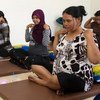 Clase de yoga para mujeres embarazadas en Bali, Indonesia. Foto: ONU-Mark Garten