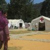 مستشفى الصليب الأحمر النرويجي الميداني أقامته منظمة الصحة العالمية بالتنسيق مع وزارة الصحة والسكان في نيبال. من صور: منظمة الصحة العالمية فورن فان إس