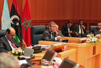 Special Representative Bernardino León (centre) speaks to Libyan parties meeting in Morocco.