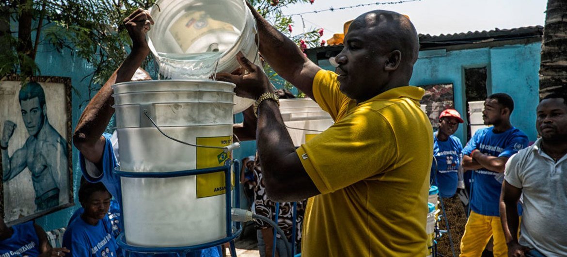 A water filtration systems programme in Haiti being demonstrated to community leaders (April 2014).