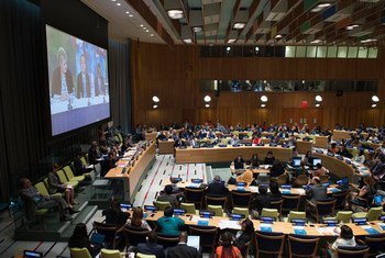 Vue de l’ouverture d’une session du Conseil économique et social des Nations Unies (ECOSOC) au siège de l’Organisation à New York (6 juillet 2015). Photo : ONU / Eskinder Debebe