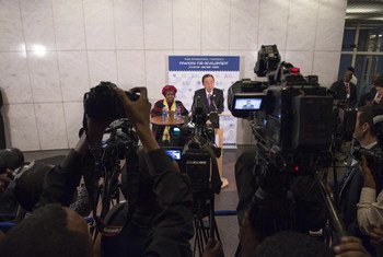Secretary-General Ban Ki-moon (right) at a press encounter with Nkosazana Dlamini Zuma, Chairperson of the African Union Commission, in the Ethiopia capital Addis Ababa.