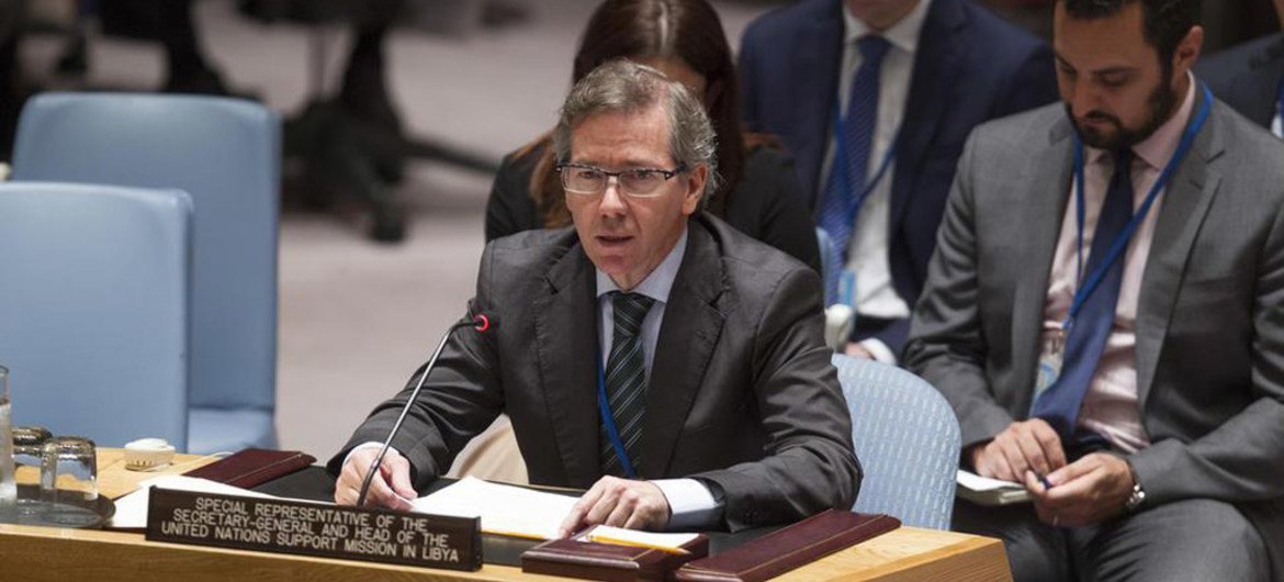 من الأرشيف: رئيس بعثة الأمم المتحدة للدعم في ليبيا  برناردينو ليون، في مجلس الأمن. من صور الأمم المتحدة / لوي فيليب