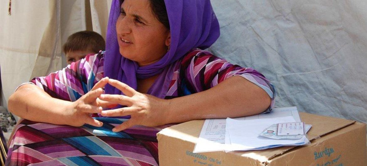 Lack of funds forces WFP to halve its food rations to displaced Iraqis.