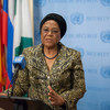 安理会本月轮值主席、尼日利亚常驻联合国代表奥格武向媒体发表讲话。联合国图片/Cia Pak