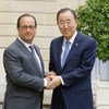 Secretary-General Ban Ki-moon (right) meets with President François Hollande of France.