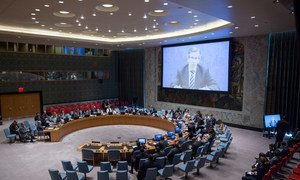 Special Representative and Head of the UN Support Mission in Libya (UNSMIL), Bernardino Léon (shown on screen), briefs the Security Council.