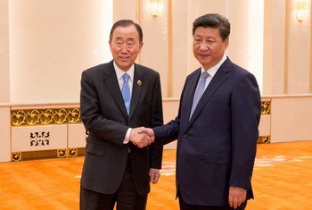 潘基文秘书长与中国国家主席习近平举行会晤资料照片。联合国图片/Eskinder Debebe