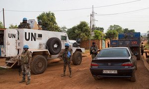 La Mission des Nations Unies en République centrafricaine (MINUSCA) et la Police nationale conduisent une opération conjointe dans la capitale Bangui.