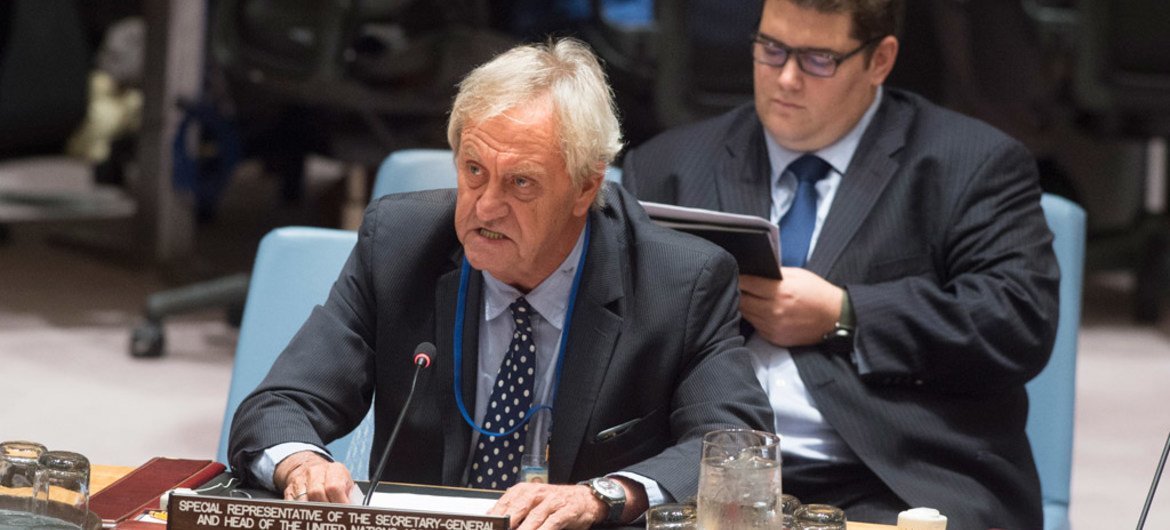 Le Représentant spécial du Secrétaire général dans ce pays, Nicholas Haysom, lors d'une réunion du Conseil de sécurité consacrée à la situation en Afghanistan (17 septembre 2015). Photo : ONU/Eskinder Debebe